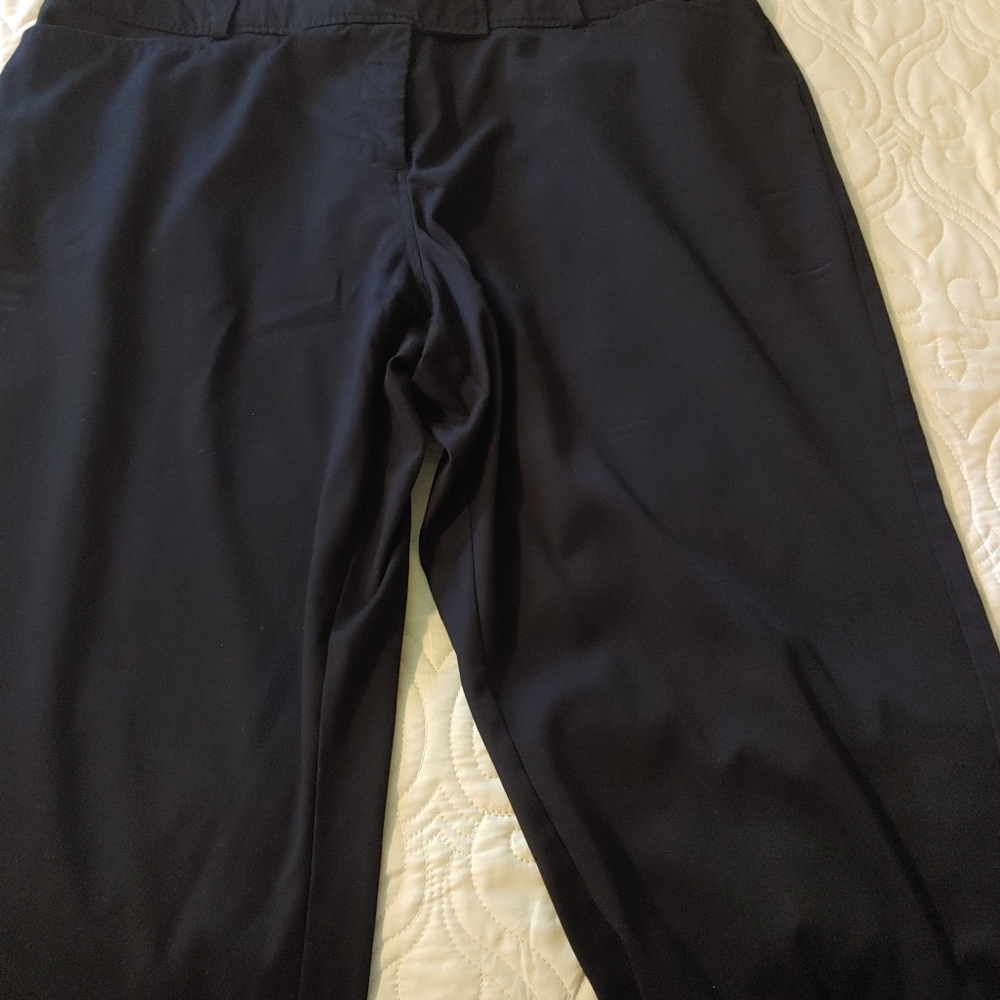 Women's black capris